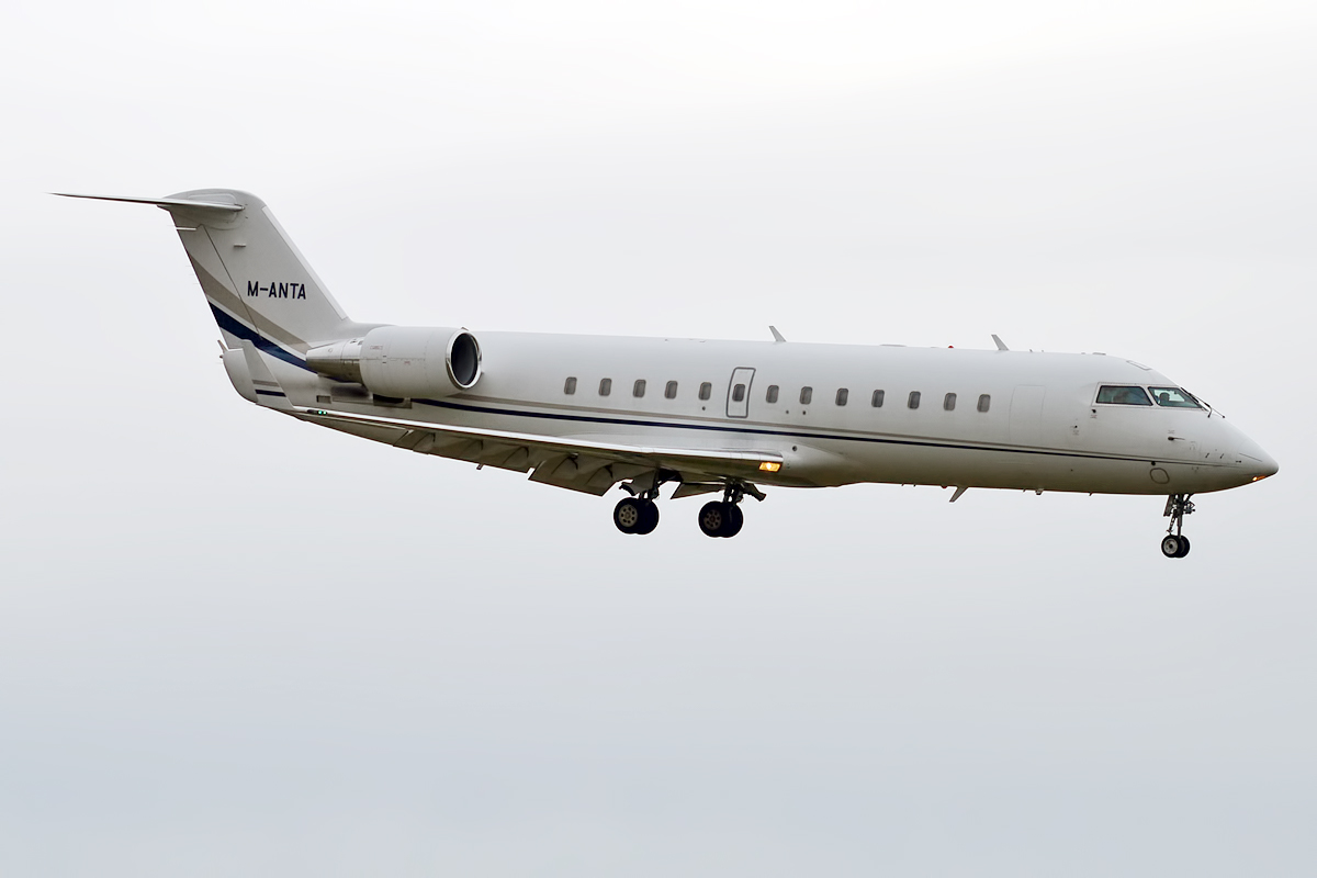 Image du Challenger 850, symbole du confort et de la rapidité en aviation privée.